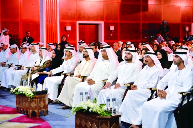 "محمد بن راشد يتابع فعاليات المنتدى بحضور حمدان ومكتوم بن محمد وسلطان الجابر وسلطان بن سليم ومنى المري وإبراهيم العابد ومحمد المحمود ومحمد العتيبة وعبدالرحمن الشميري وسامي الريامي والأحمدي"
