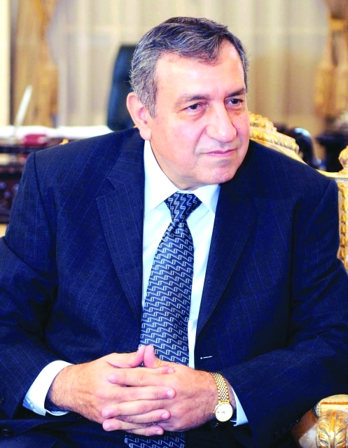 "عصام شرف"