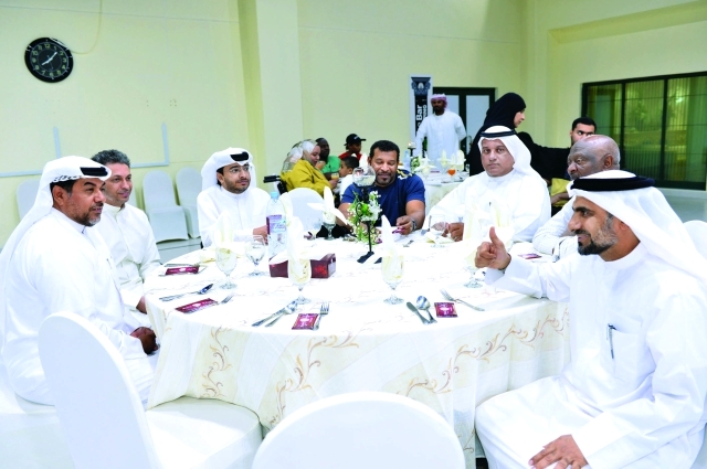 "من احتفال نادي دبي للمعاقين بأبطال آسياد كوريا\t\t-البيان"