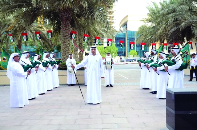"موسيقى القرب خلال الحفل\t\tمن المصدر"
