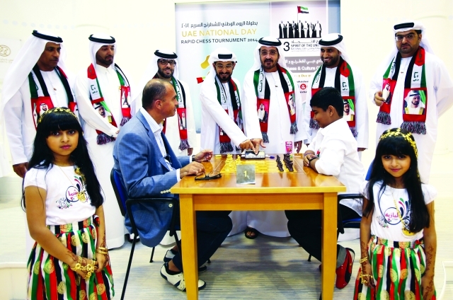 "إبراهيم البناي يفتتح البطولة\t تصوير ــــ سالم خميس"