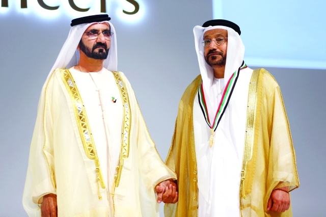 ".. ويكرم عبدالوهاب عبدول"