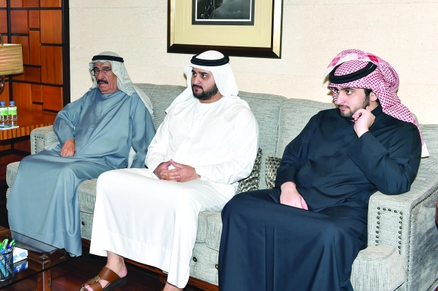 "مكتوم وأحمد بن راشد ومحمد النابودة"