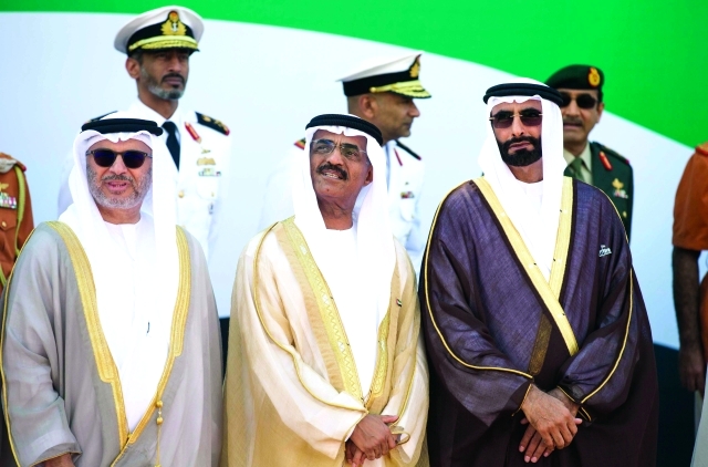 "أنور قرقاش وعبد الله النعيمي ومحمد البواردي"