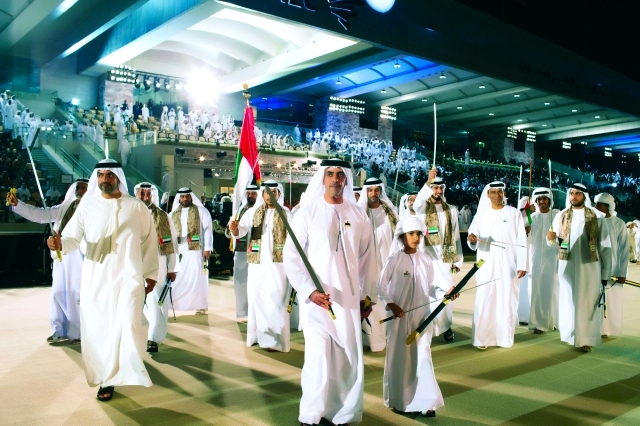 "..وسموهما خلال الاحتفال"