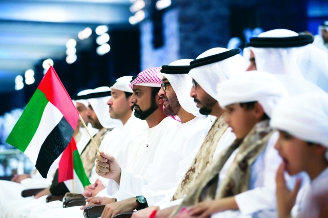"محمد بن زايد وعمار النعيمي وحمدان وهزاع وحامد بن زايد خلال الاحتفالية"