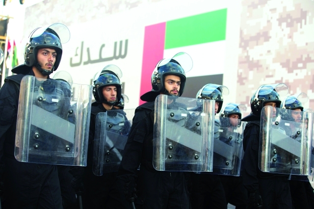 "جانب من العروض العسكرية"