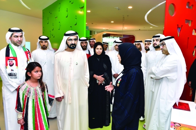 ".. وسموه خلال الجولة بحضور مكتوم بن محمد والجليلة بنت محمد  والعويس والسبوسي ومنى البحر وصلاح القاسم وسعيد حارب وسعيد النابودة"