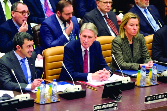 "عبدالله بن زايد خلال اجتماع بروكسل \t رويترز"