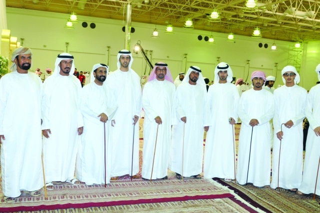 "مسلم بن حم العامري وحمد سهيل الخيلي والعريس وعدد من الحضور"