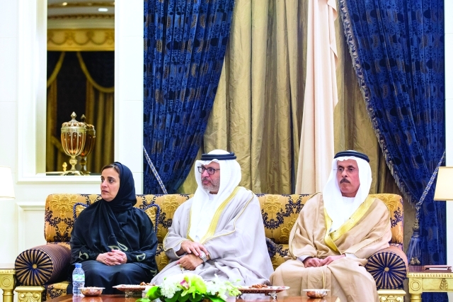 "لبنى القاسمي وأنور قرقاش وسيف العرياني"