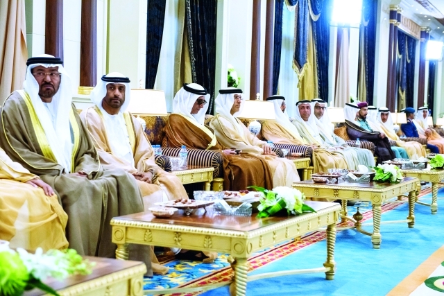 "طحنون بن سعيد آل نهيان وعبد الله السويدي وسعيد الغفلي ومغير الخييلي"