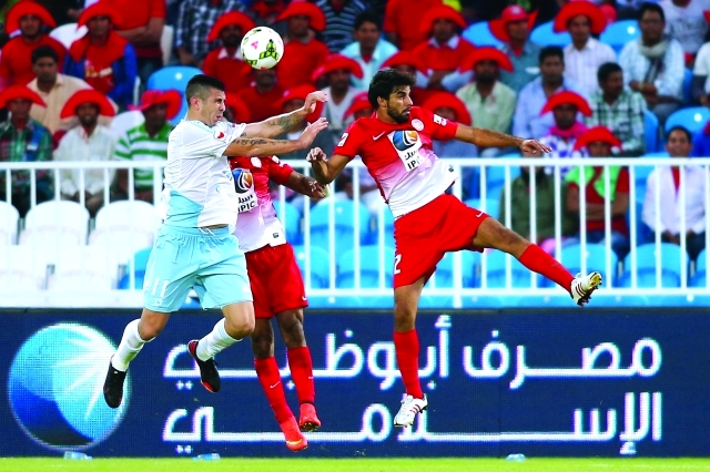 "بني ياس يتجاوز المشكلة مباراة بعد مباراة - تصوير ـ مجدي اسكندر"