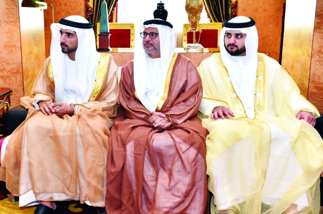 "حمدان ومكتوم بن محمد وأنور قرقاش"
