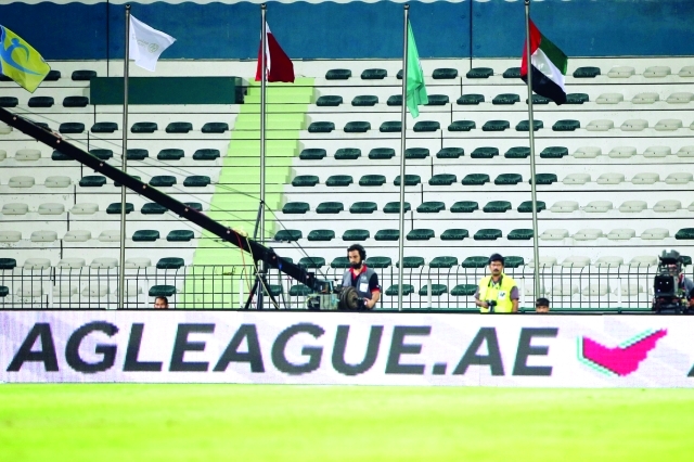 "مدرجات الشباب تعاني من غياب الجماهير الخضراء - البيان"