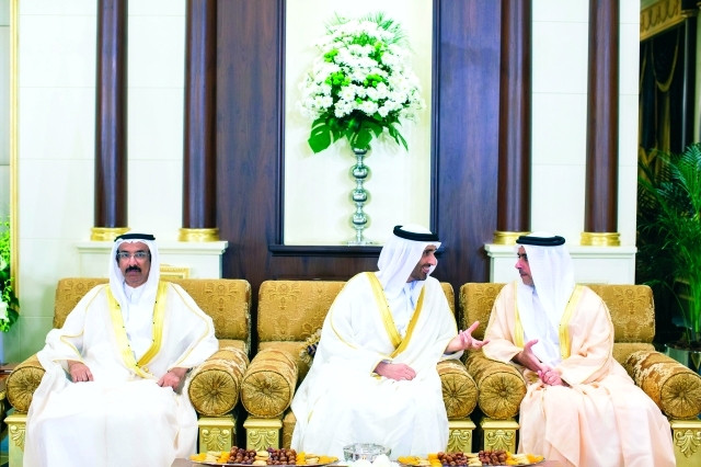 "محمد المر وسعيد وسيف بن زايد"