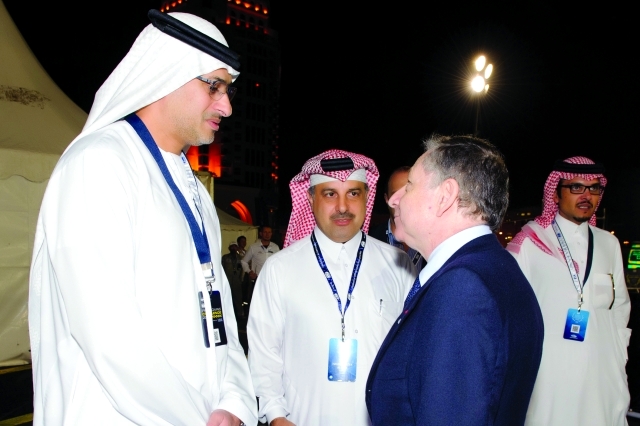 "مروان المعلا وناصر العطية مع رئيس الاتحاد الدولي جون تود- البيان"