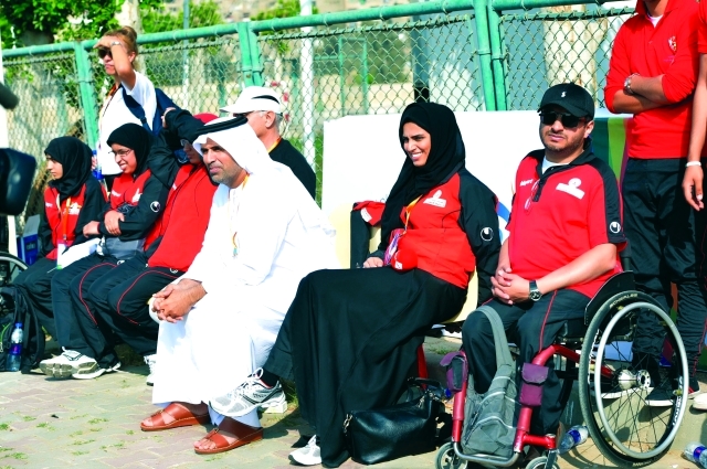 "الهاملي والعصيمي يتابعان مباراة منتخب القدم مع لبنان"