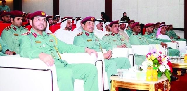 "علوان والنوبي وكبار الضباط في رأس الخيمة خلال الفعاليات"