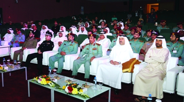 "سلطان النعيمي في مقدمة الحضور"