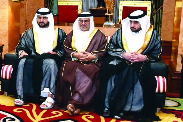 "مكتوم وأحمد بن محمد وقرقاش"