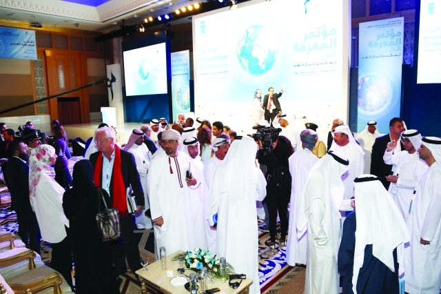 "حوارات على هامش المؤتمر"