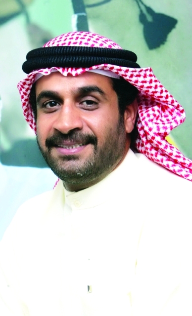 "عبدالله بن دلموك: قصيدة بينت العز والحب والاحترام وفجرت الحماس"