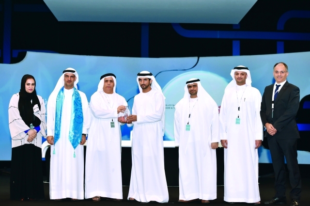 "سموه يسلم مطر الطاير جائزة طرق دبي"