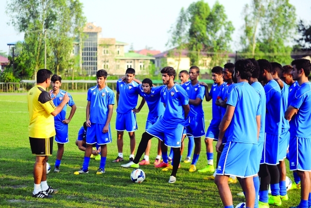 "عبدالله مسفر سيتولى مهمة المدير الفني لأبيض الشباب - البيان"