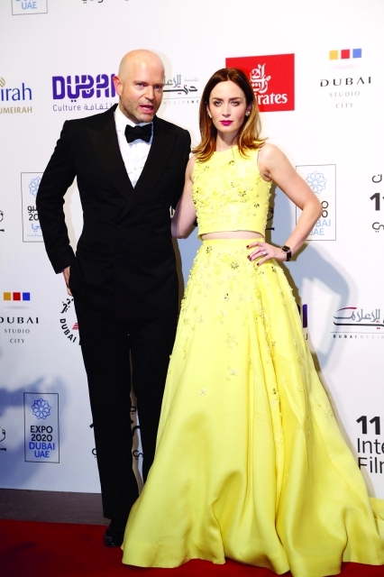 "إيملي بلنت ومارك فورستر"