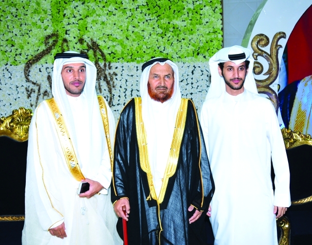 "العريس ووالده وشقيق العروس محمد سحمي الأحبابي"