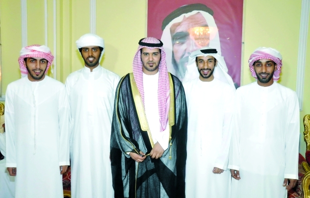 "خليفة وهيثم والعريس وخميس وعيسى"