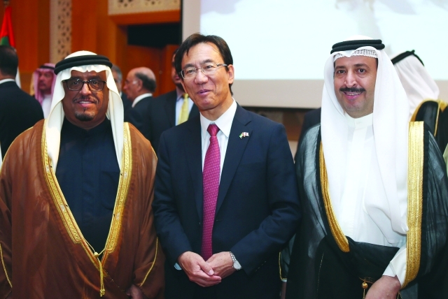 "ضاحي خلفان والقنصل الياباني"