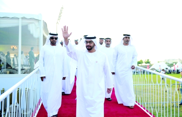 "وسموه ملوحاً للحضور"