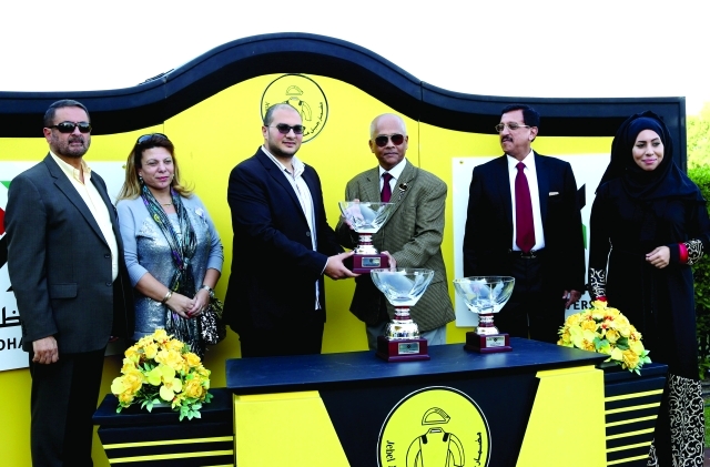 "سباق الخيول الرابع في مضمار جبل علي والمسمى بر دبي ديسمبر، 12، 2014. تصوير محمود الخطيب"