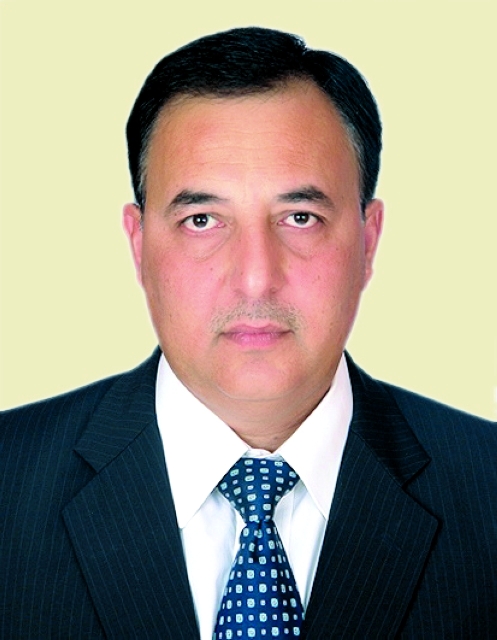 "أشيش ناندا: كل الدلائل تشير إلى استمرار نمط النمو في العام المقبل"