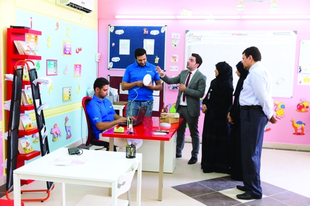 "أثناء تسليم وتركيب الأجهزة ــ \t البيان"