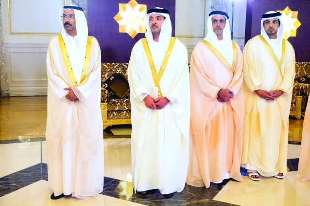 "محمد المر وهزاع وسيف ومنصور بن زايد"