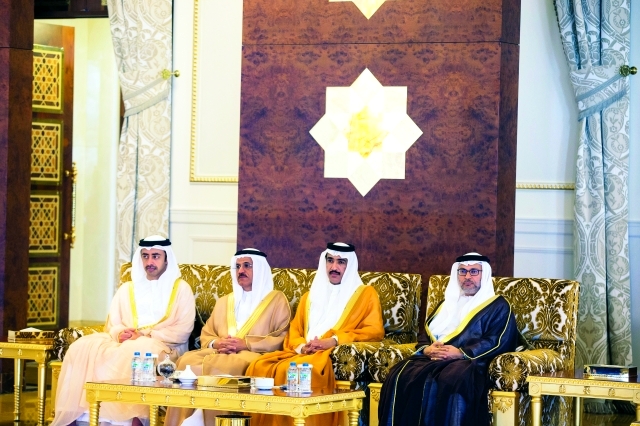 "عبد الله بن زايد وأنور قرقاش وسلطان المنصوري وأحمد الزعابي"