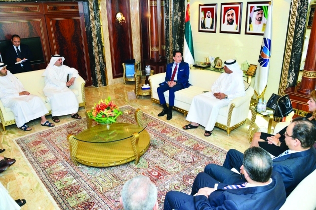 "وفد الجائزة في ضيافة جمارك دبي"