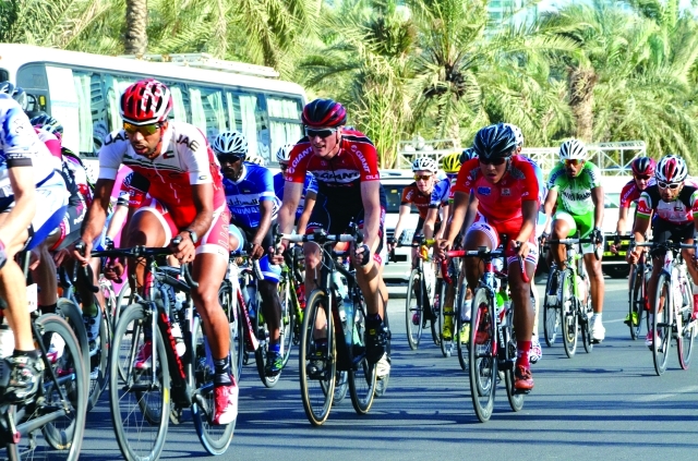 "منتخب الإمارات للدراجات-\tالبيان"