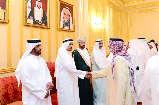 "النعيمي والشرقي يتلقيان التعازي بحضور سيف بن محمد"