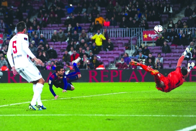 "برشلونة اكتسح هويسكا بثمانية أهداف - أفب"