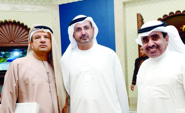 "8 عادل مبارك، عبدالله الملا، وطيب الزرعوني."