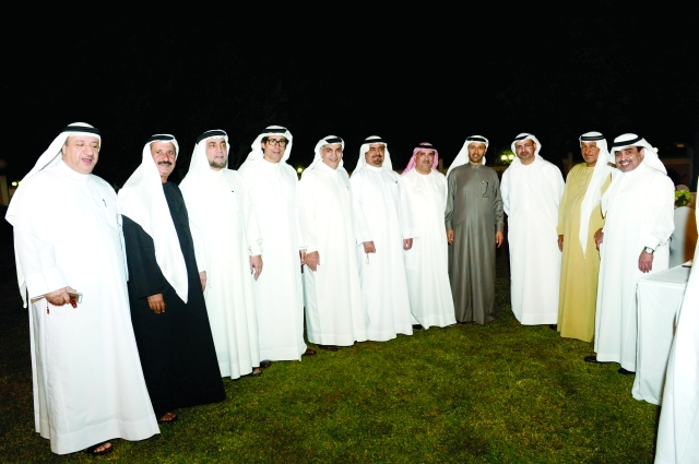 "عادل مبارك، علي صقر السويدي، عبدالله الملا، يوسف السركال، عبدالله النابودة، راشد الشامسي، أحمد أكبر، أحمد بالسلاح، د. الجزيري، عبدالله طحوارة، ومحمود الزرعوني"