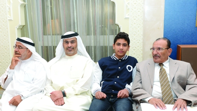 "كمال السيسي، خالد بن زايد، ومحمد سهراب، وأحد انجال الأساتذة"
