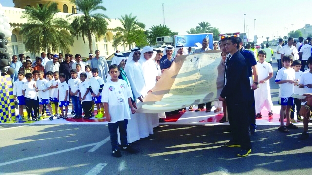 "كبار الحضور حرصوا على حمل رسالة الوفاء للقائد في انطلاقة الماراثون - البيان"