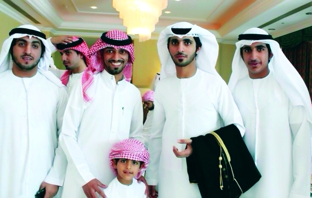 "و مع الأهل والأصدقاء"
