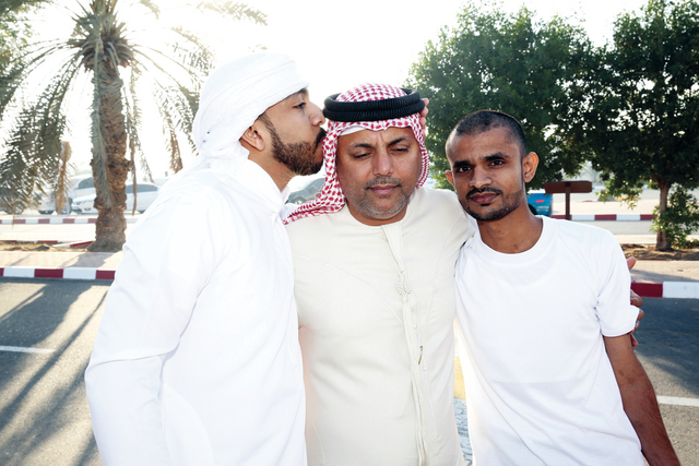 "..ومنتسب آخر يودع والده"
