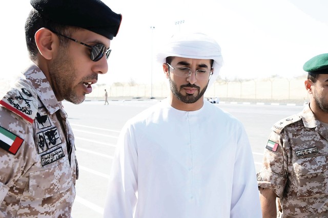"أحمد بن طحنون متفقدا معسكر ليوا \t\t\t\t\t\t\t\t وام"